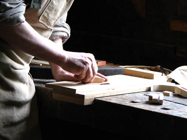Nuestra <strong>carpintería de madera en  Montesquiu</strong> es una empresa de <strong>herencia familiar</strong>, por lo que  contamos con gran <strong>experiencia </strong>en la profesión.